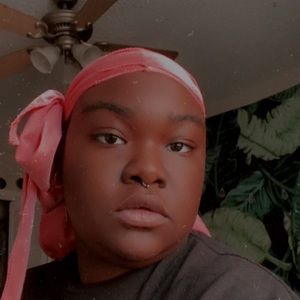 Meet your Posher, Simone